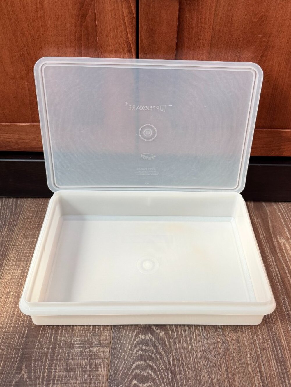 Vintage Tupperware Snack-Stor Rectangular Container - Picture 3 of 16